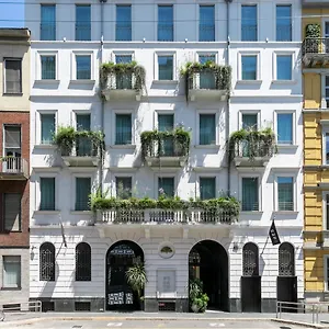 Senato 4*, Milan Italie