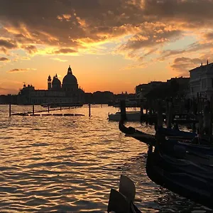 Youth Venice Hostelers Home , Venezia Italia